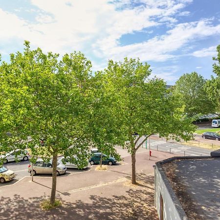L'Elysee - Easy Check-In - Arrivee Autonome - Place Parking Privative - T2 Surequipe - Wifi - Netflix Lägenhet Courcouronnes Exteriör bild