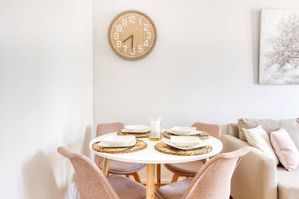 L'Elysee - Easy Check-In - Arrivee Autonome - Place Parking Privative - T2 Surequipe - Wifi - Netflix Lägenhet Courcouronnes Exteriör bild