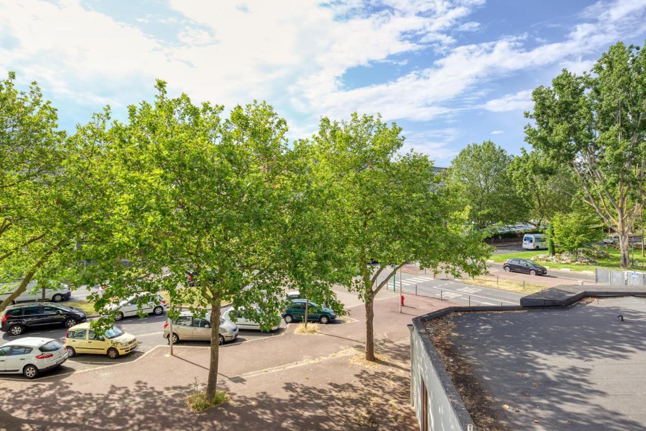 L'Elysee - Easy Check-In - Arrivee Autonome - Place Parking Privative - T2 Surequipe - Wifi - Netflix Lägenhet Courcouronnes Exteriör bild